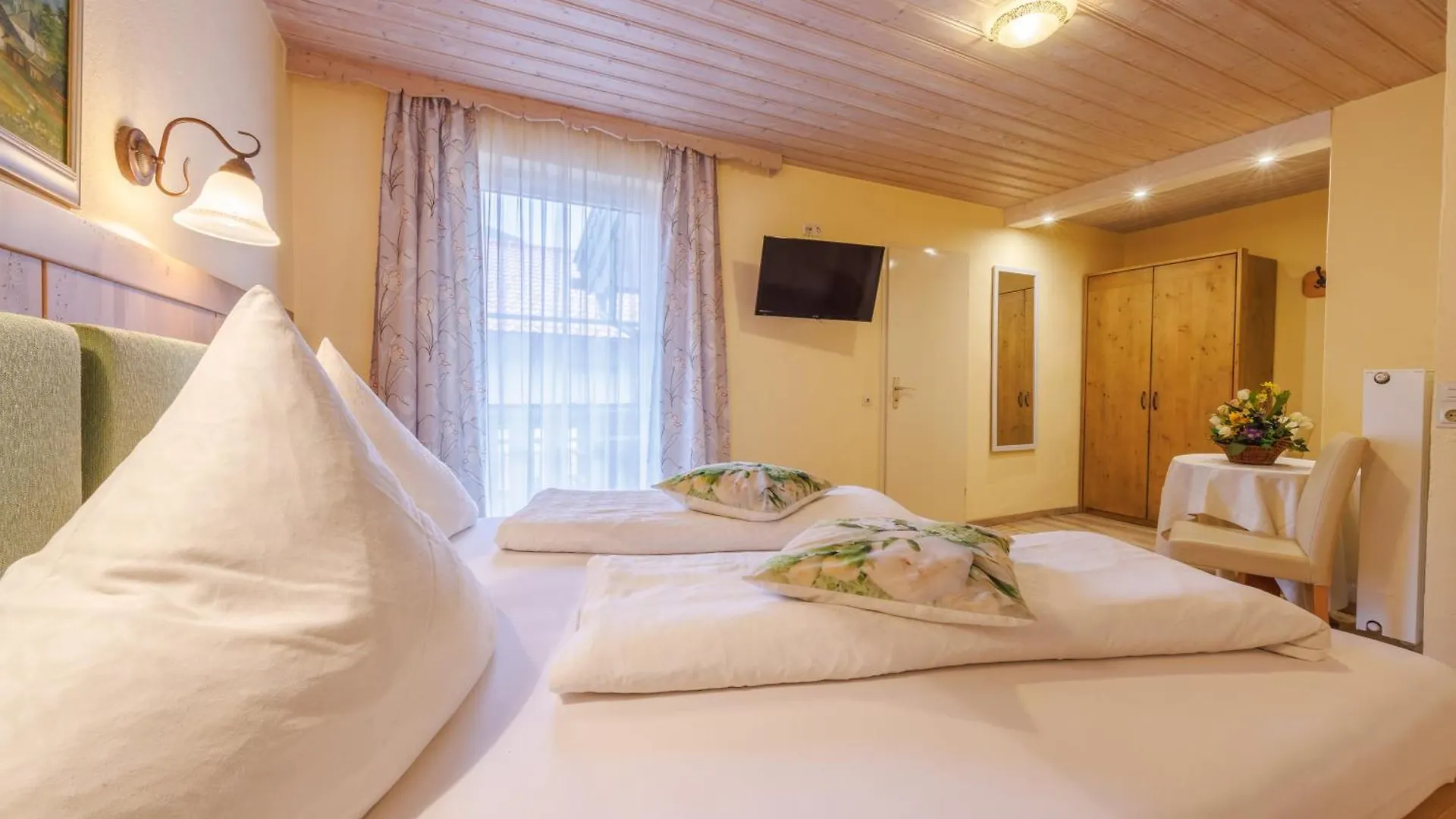 Gaestehaus Burghartswieser Inkl. Chiemgaukarte Ruhpolding Appartamento